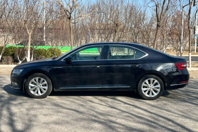 Used Skoda Superb 2018 TSI330 DSG Comfort Edition China V Standard Exterior 3