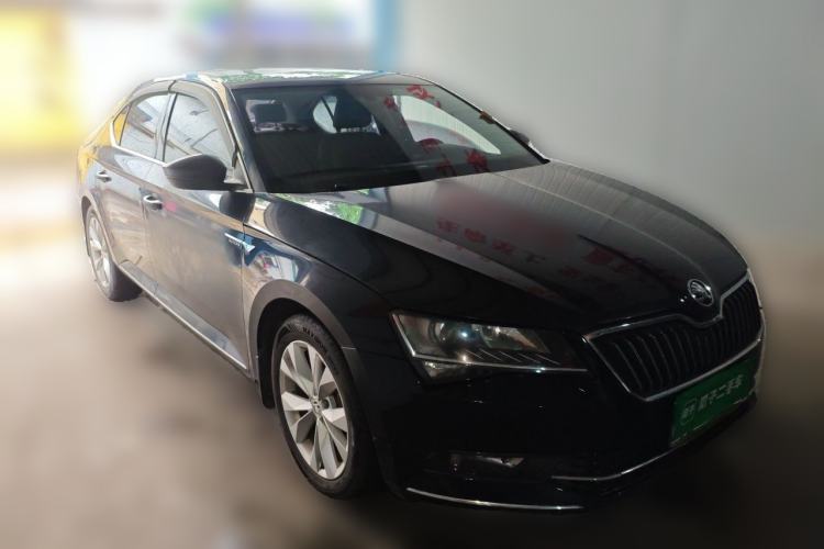Used Skoda Superb 2018 TSI330 DSG Comfort Edition China V Standard Front Right 45 Deg