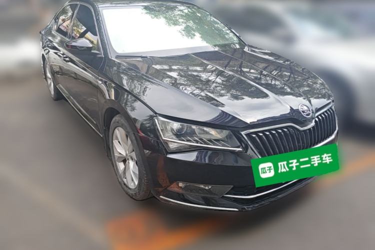 Used Skoda Superb 2018 TSI330 DSG Comfort Edition China VI Standard Front Right 45 Deg