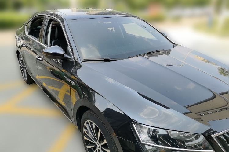 Used Skoda Superb 2018 TSI330 DSG Comfort Edition China VI Standard Front Right 45 Deg