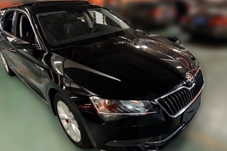 Used Skoda Superb 2018 TSI330 DSG Comfort Edition China V Standard Front Right 45 Deg