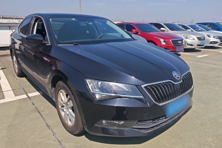 Used Skoda Superb 2018 TSI280 DSG Standard Edition China V Emission Standard Front Right 45 Deg