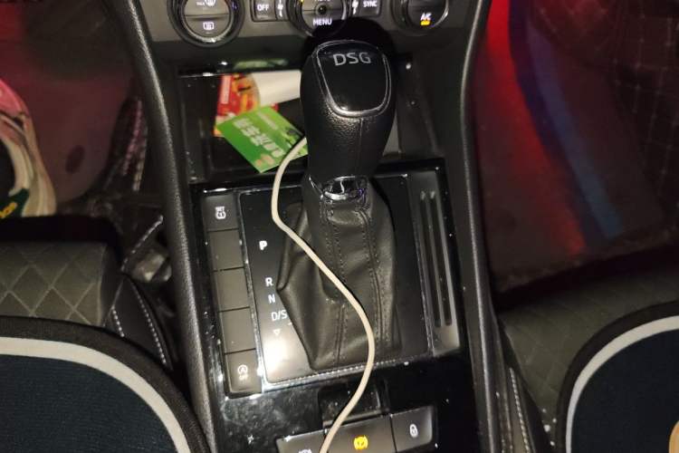 Used Skoda Superb 2018 TSI280 DSG Comfort Edition China V Standard Gear Lever