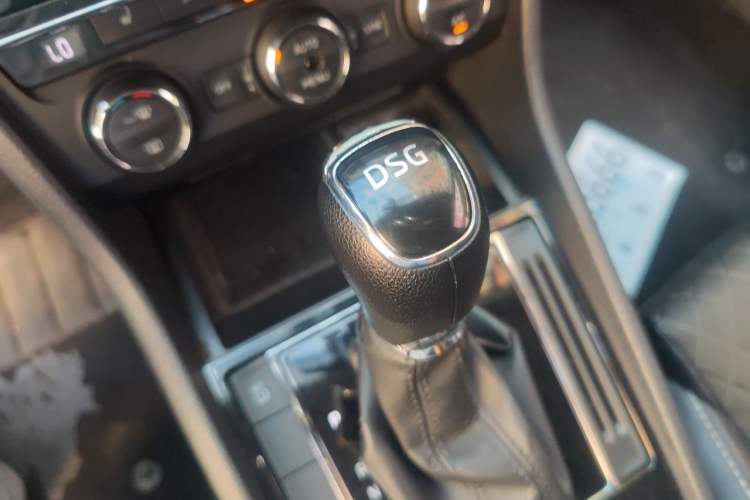 Used Skoda Superb 2018 TSI280 DSG Comfort Edition China V Standard Gear Lever
