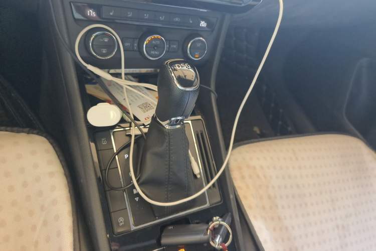 Used Skoda Superb 2018 TSI330 DSG Comfort Edition China V Standard Gear Lever