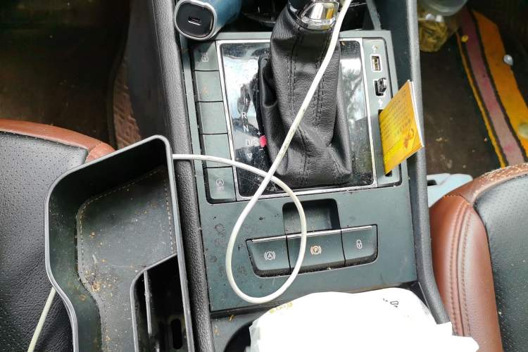 Used Skoda Superb 2018 TSI280 DSG Standard Edition China V Emission Standard Gear Lever