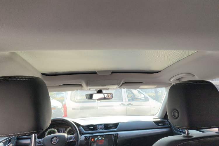 Used Skoda Superb 2018 TSI280 DSG Comfort Edition China V Standard Headliner