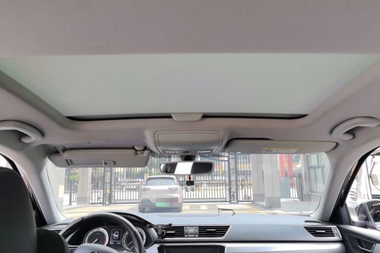 Used Skoda Superb 2018 TSI330 DSG Comfort Edition China VI Standard Headliner