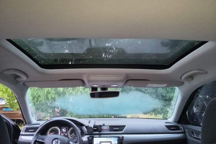 Used Skoda Superb 2018 TSI280 DSG Comfort Edition China V Standard Headliner