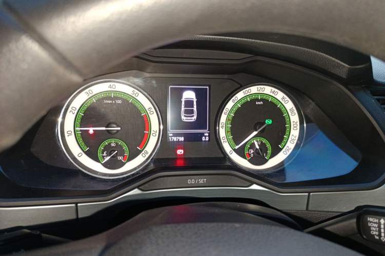 Used Skoda Superb 2018 TSI280 DSG Standard Edition China V Emission Standard Instrument Cluster