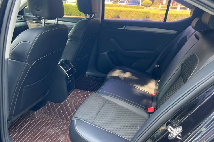 Used Skoda Superb 2018 TSI280 DSG Comfort Edition China V Standard Interior 2