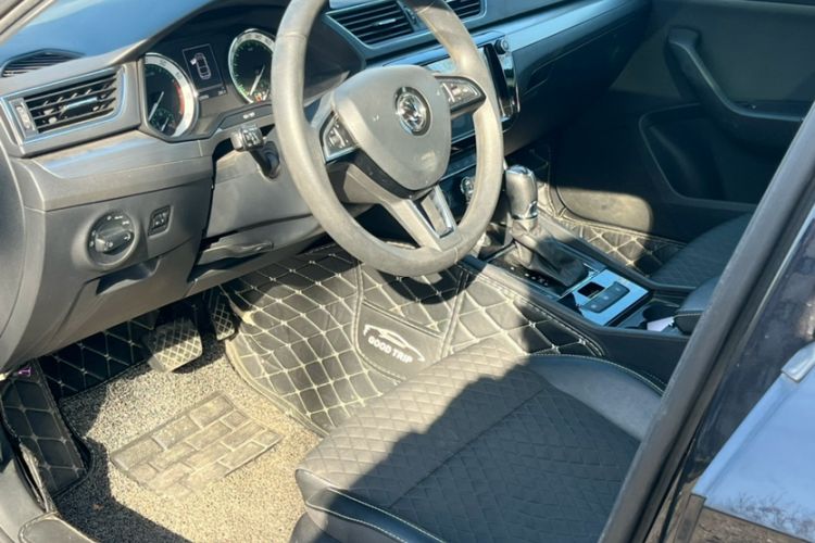 Used Skoda Superb 2018 TSI330 DSG Comfort Edition China V Standard Interior 3