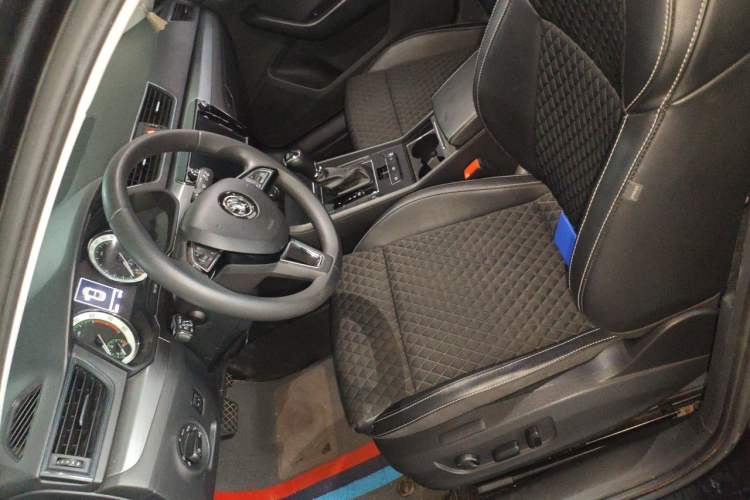 Used Skoda Superb 2018 TSI330 DSG Comfort Edition China V Standard Left Front Seat