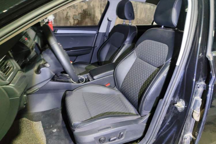 Used Skoda Superb 2018 TSI330 DSG Comfort Edition China V Standard Left Front Seat