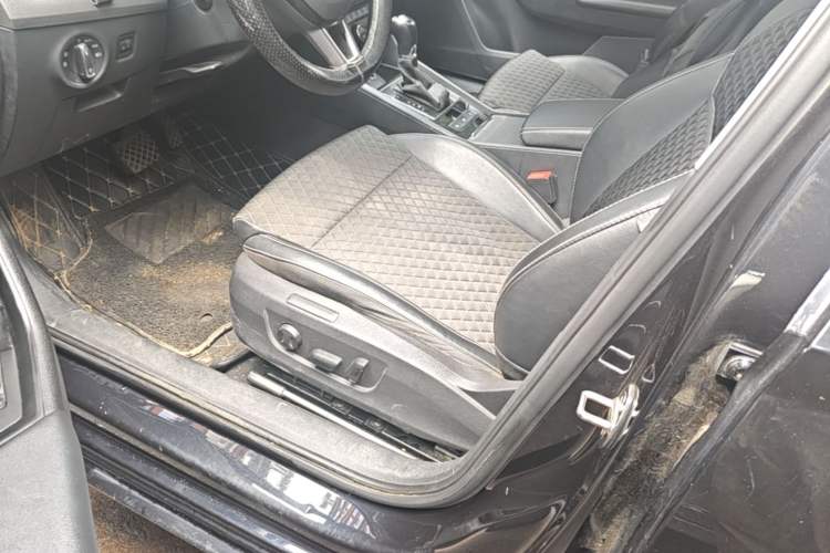 Used Skoda Superb 2018 TSI330 DSG Comfort Edition China VI Standard Left Front Seat