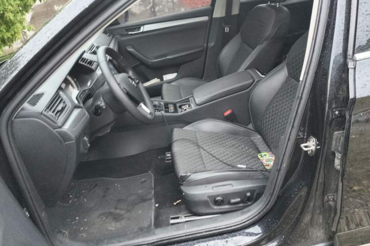 Used Skoda Superb 2018 TSI280 DSG Comfort Edition China V Standard Left Front Seat
