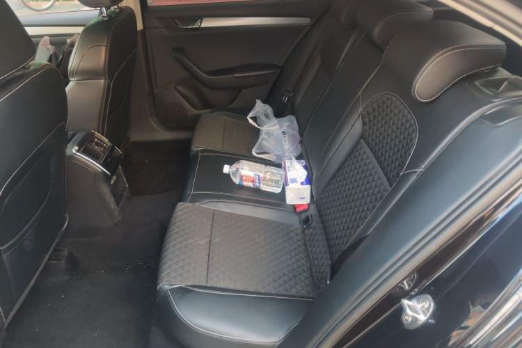 Used Skoda Superb 2018 TSI280 DSG Comfort Edition China V Standard Left Rear Seat