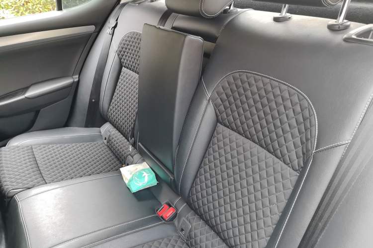 Used Skoda Superb 2018 TSI330 DSG Comfort Edition China VI Standard Left Rear Seat