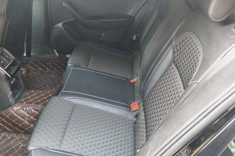 Used Skoda Superb 2018 TSI280 DSG Comfort Edition China V Standard Left Rear Seat
