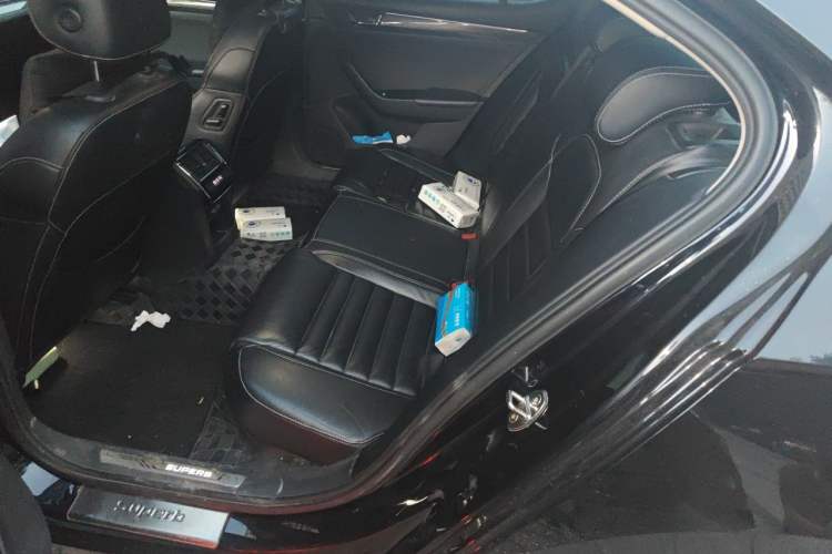 Used Skoda Superb 2018 TSI330 DSG Luxury Edition China V Standard Left Rear Seat