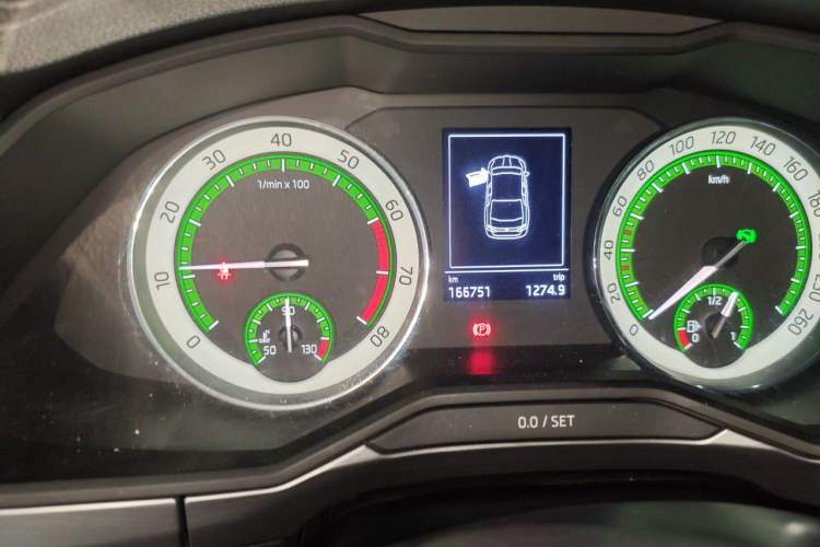 Used Skoda Superb 2018 TSI330 DSG Comfort Edition China V Standard Odometer Close Up