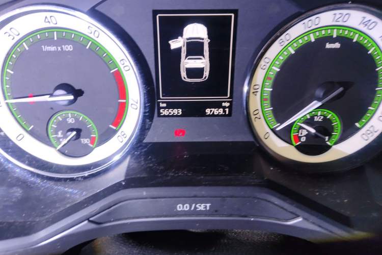Used Skoda Superb 2018 TSI330 DSG Comfort Edition China V Standard Odometer Close Up