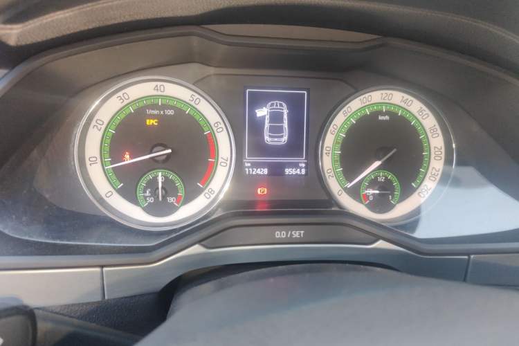 Used Skoda Superb 2018 TSI280 DSG Standard Edition China V Emission Standard Odometer Close Up