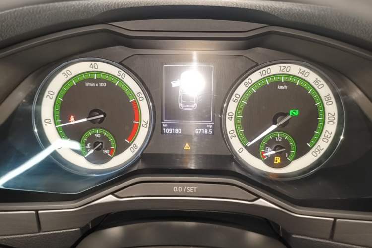 Used Skoda Superb 2018 TSI330 DSG Comfort Edition China V Standard Odometer Close Up