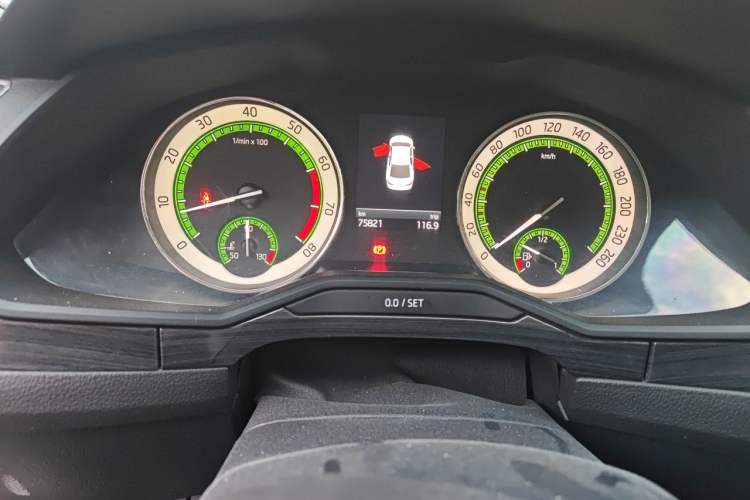 Used Skoda Superb 2018 TSI330 DSG Luxury Edition China V Standard Odometer Close Up