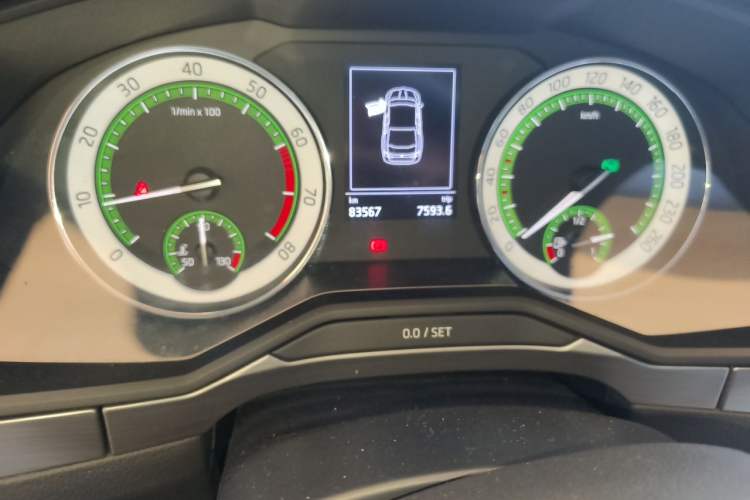 Used Skoda Superb 2018 TSI330 DSG Comfort Edition China V Standard Odometer Close Up