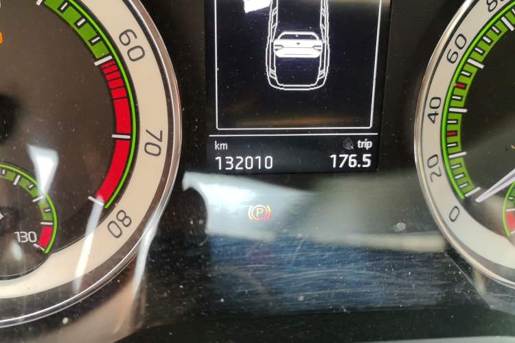 Used Skoda Superb 2018 TSI280 DSG Standard Edition China V Emission Standard Odometer Close Up