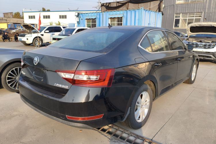Used Skoda Superb 2018 TSI280 DSG Standard Edition China V Emission Standard Rear Right 45 Deg