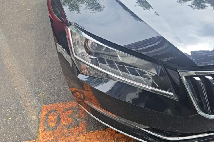 Used Skoda Superb 2018 TSI330 DSG Comfort Edition China VI Standard Right Front Headlight