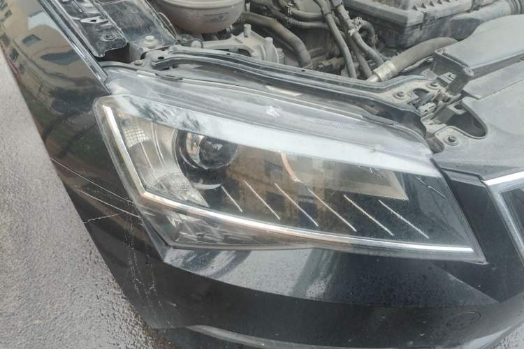 Used Skoda Superb 2018 TSI280 DSG Standard Edition China V Emission Standard Right Front Headlight