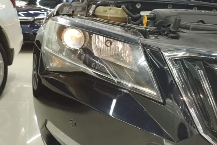 Used Skoda Superb 2018 TSI330 DSG Comfort Edition China V Standard Right Front Headlight