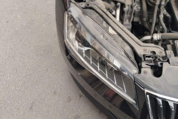 Used Skoda Superb 2018 TSI280 DSG Standard Edition China V Emission Standard Right Front Headlight