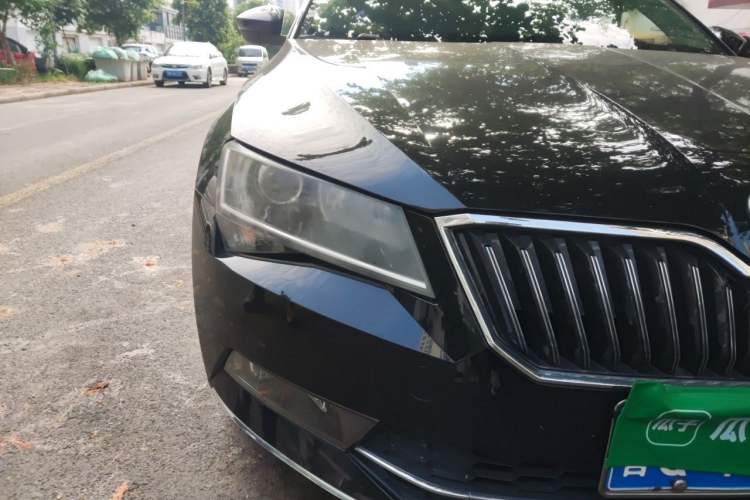 Used Skoda Superb 2018 TSI280 DSG Comfort Edition China V Standard Right Front Headlight