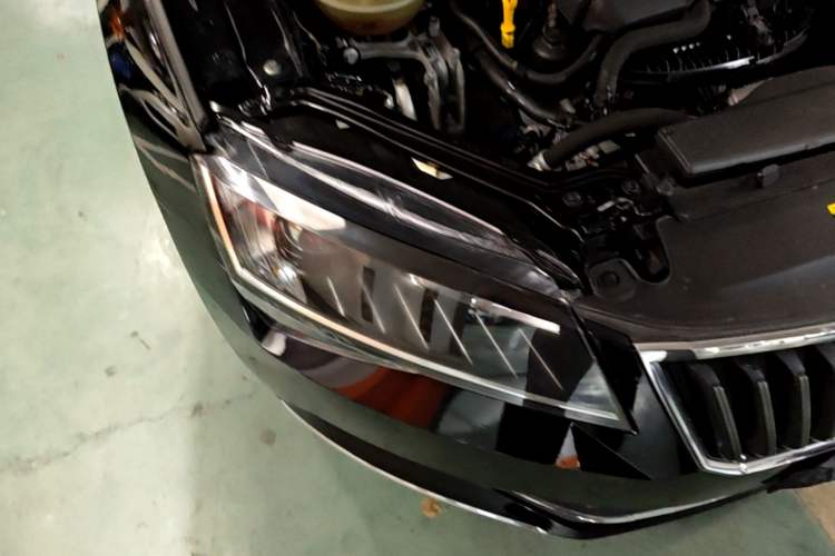 Used Skoda Superb 2018 TSI330 DSG Comfort Edition China V Standard Right Front Headlight