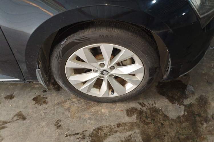 Used Skoda Superb 2018 TSI330 DSG Comfort Edition China V Standard Right Front Wheel Hub