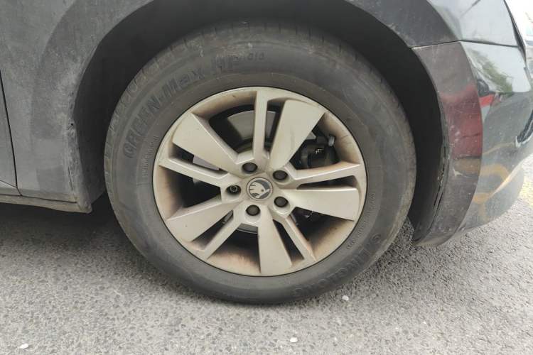 Used Skoda Superb 2018 TSI280 DSG Standard Edition China VI Right Front Wheel Hub