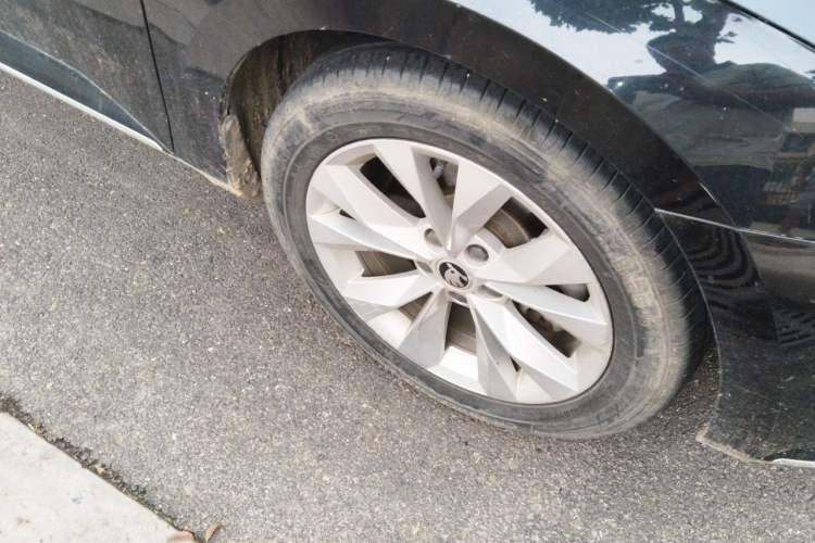 Used Skoda Superb 2018 TSI330 DSG Comfort Edition China V Standard Right Front Wheel Hub