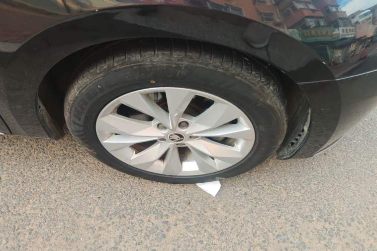 Used Skoda Superb 2018 TSI280 DSG Comfort Edition China V Standard Right Front Wheel Hub
