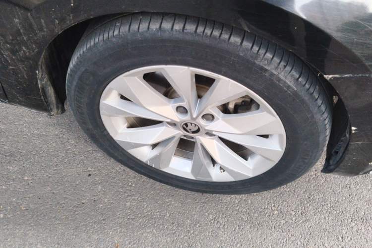 Used Skoda Superb 2018 TSI280 DSG Comfort Edition China V Standard Right Front Wheel Hub