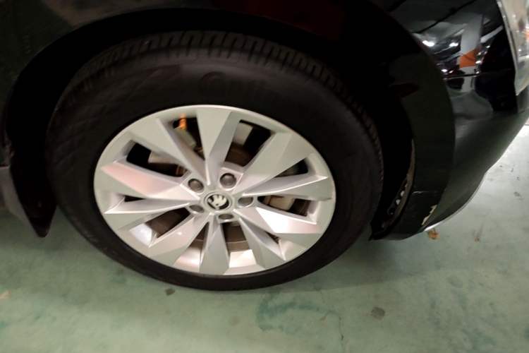 Used Skoda Superb 2018 TSI330 DSG Comfort Edition China V Standard Right Front Wheel Hub