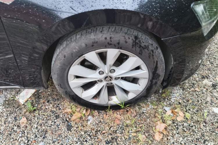 Used Skoda Superb 2018 TSI280 DSG Comfort Edition China V Standard Right Front Wheel Hub