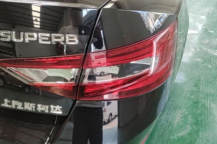 Used Skoda Superb 2018 TSI280 DSG Standard Edition China VI Right Rear Taillight