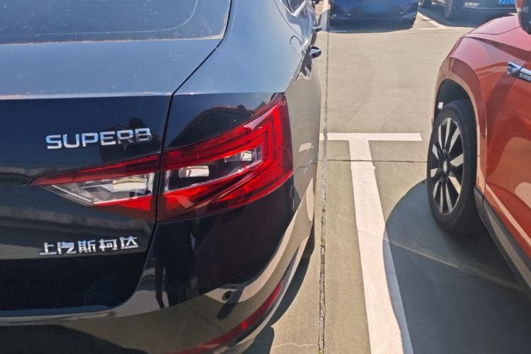 Used Skoda Superb 2018 TSI280 DSG Standard Edition China V Emission Standard Right Rear Taillight