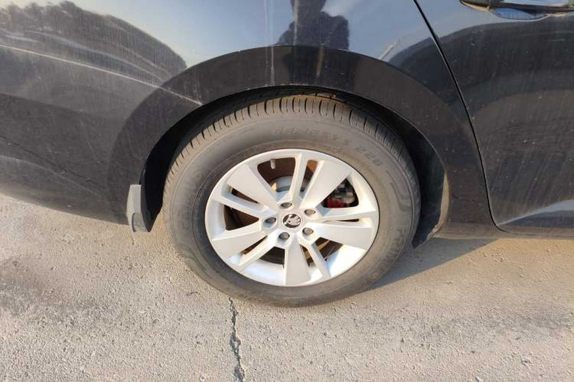 Used Skoda Superb 2018 TSI280 DSG Standard Edition China V Emission Standard Right Rear Wheel Hub