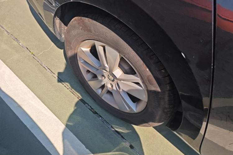 Used Skoda Superb 2018 TSI280 DSG Standard Edition China V Emission Standard Right Rear Wheel Hub