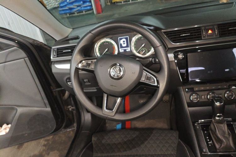 Used Skoda Superb 2018 TSI330 DSG Comfort Edition China V Standard Steering Wheel